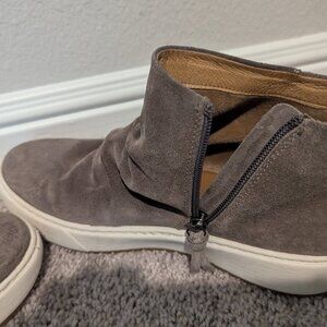 WOMEN SOFTT SHOES